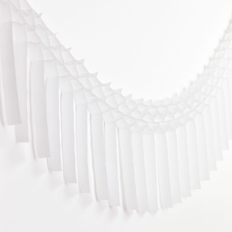 Fringe Tissue Streamer Garland